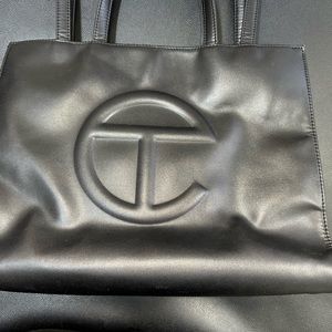 Medium telfar shopping bag